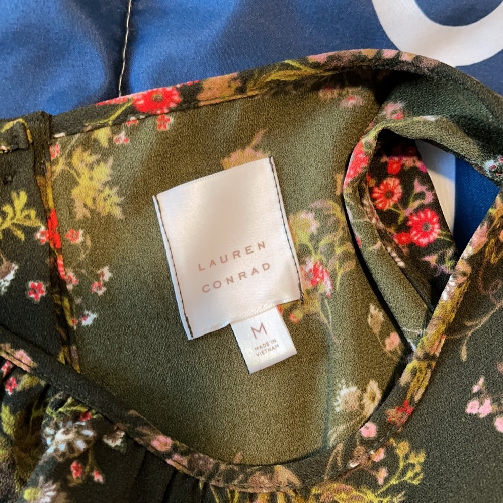 LC Lauren Conrad - blouse size M - Picture 4 of 4